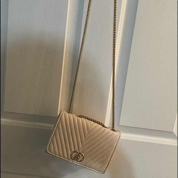 Chevron Graphic Flap Chain Crossbody Bag - Picture 3 of 4